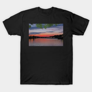 Boathouse Row in Pink. Philadelphia, Pennsylvania T-Shirt